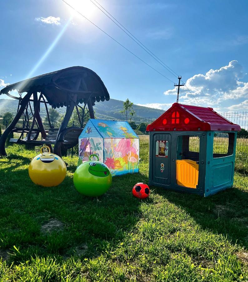 A-Frame Bucovina- Paradis Bucovinean Capu Cimpului ภายนอก รูปภาพ