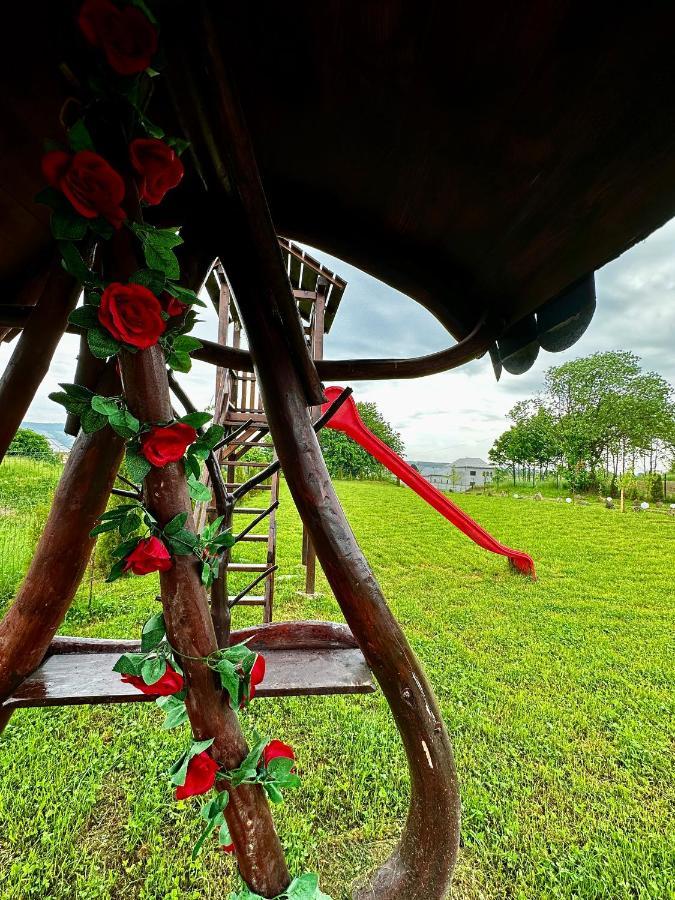 A-Frame Bucovina- Paradis Bucovinean Capu Cimpului ภายนอก รูปภาพ